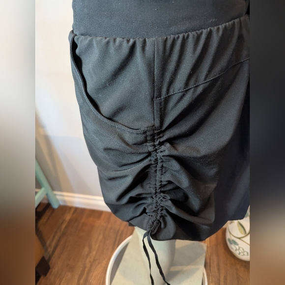 Cleo black Skirt- skort with Adjustable Side ruching and Attached Shorts Size XL - Picture 12 of 13